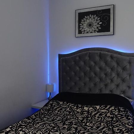 Apartament Neon Гдыня Экстерьер фото